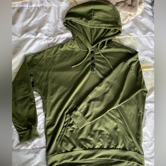 Basic Green Hoodie - Picture 2 of 3